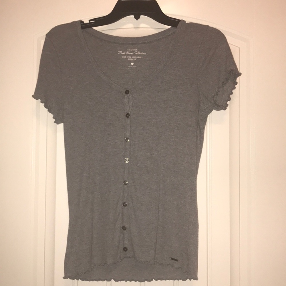 Comfy, slim Henley T-shirt🥀